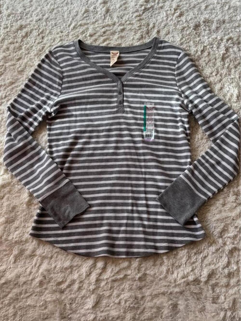 Faded Glory (XL) Heather Grey & White Stripe Waffle-Knit Top